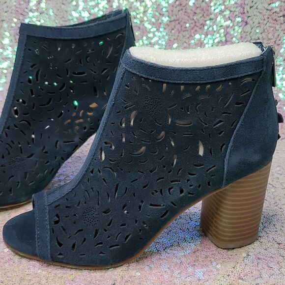 American Rag Glial Navy Suede  Leather Booties Size 5 M - Picture 13 of 13